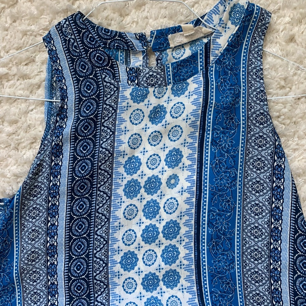 Blue pattern top - Picture 2 of 4